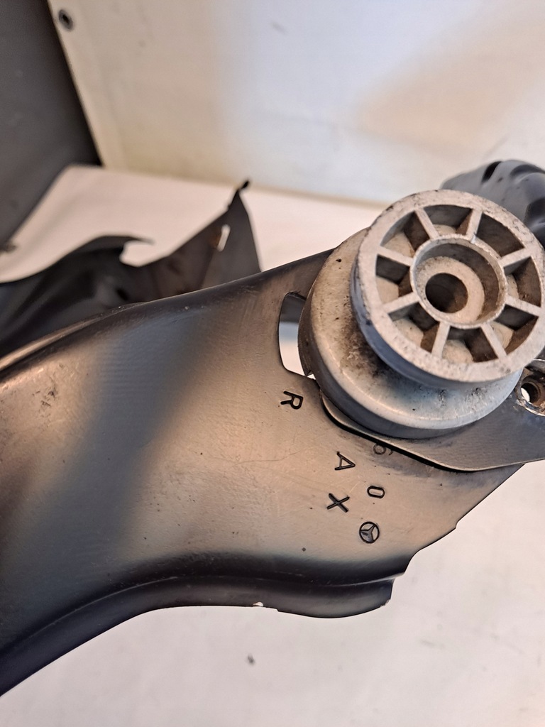 фото №7, Панель фары кронштейн лампы правое mercedes cls c219