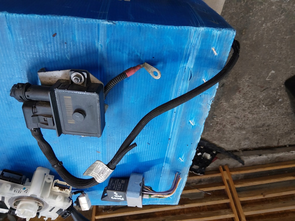 фото №1, Bmw 5 e60 e61 e90 e91 e87 2.0d реле свеча накаливания 0522120102