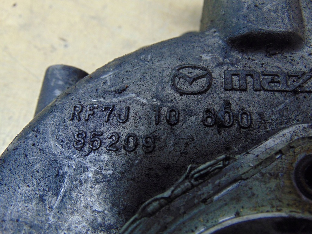 фото №8, Корпус захист розподільного валу mazda 6 2.0d rf7j10600