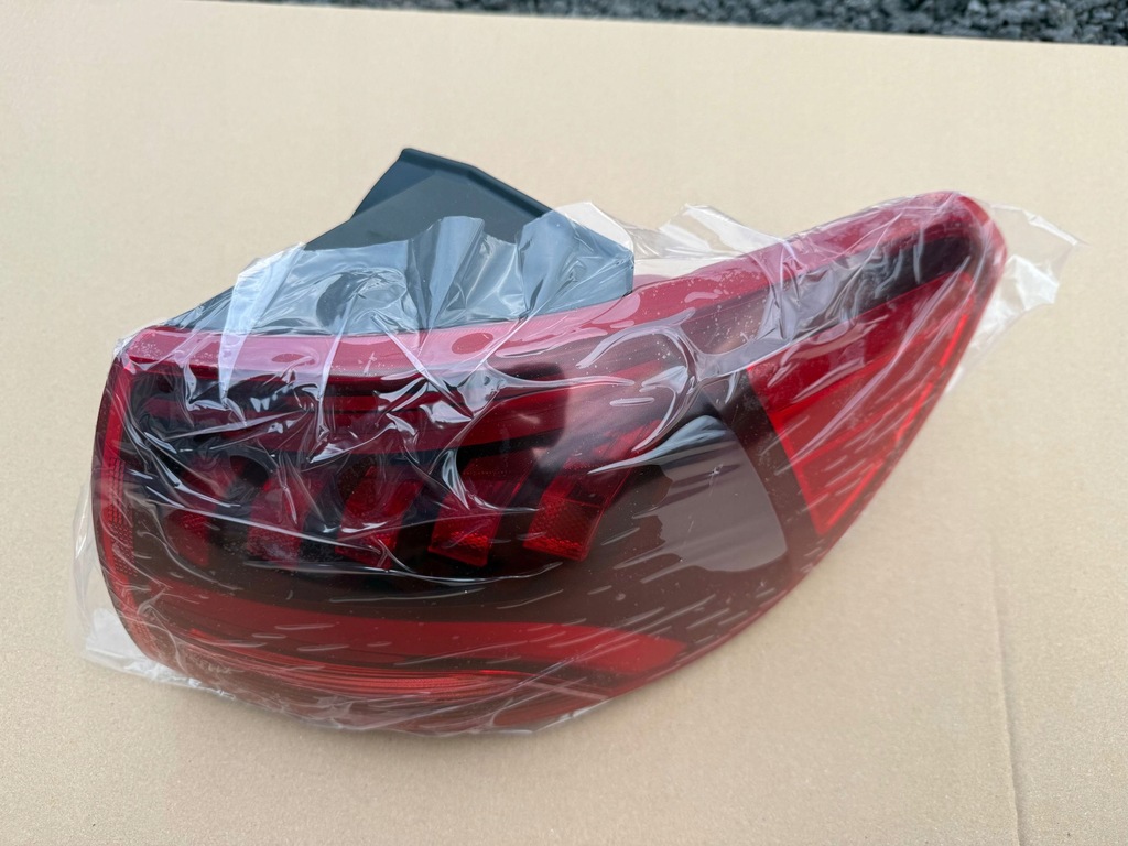 фото №1, Лампа задняя led kia sorento iii lift nowa оригинал правая