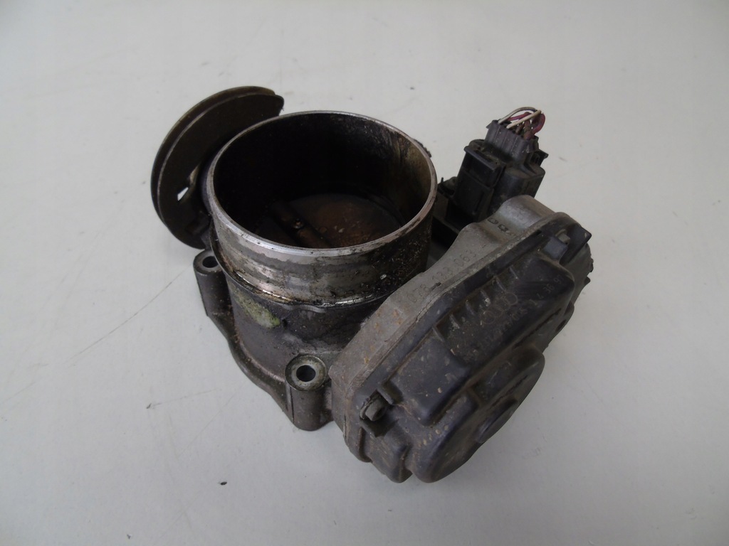 фото №1, Дросельна заслінка audi a6 c5 2.4 078133063ak