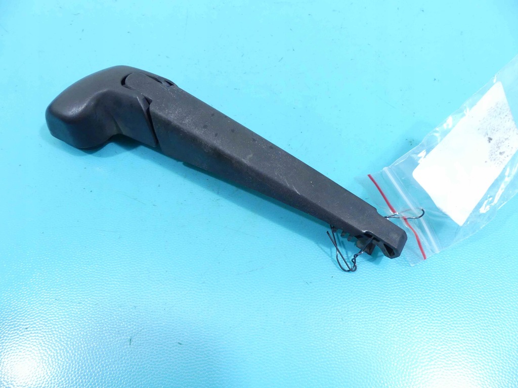 фото №1, Важіль двірники задня toyota urban cruiser