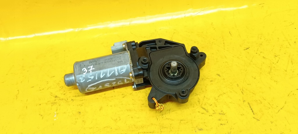 Купити Електродвигун el.szyb правий перед partner 0130821914