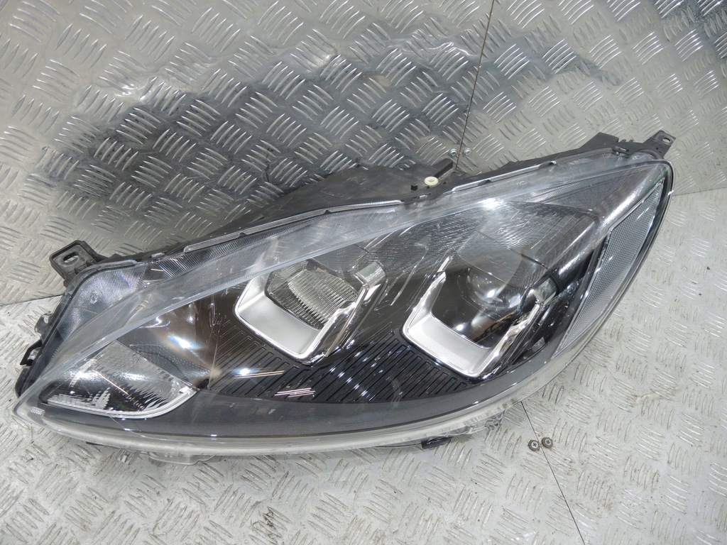 фото №10, Idealne лампы перед правая левая led + h7 ford kuga mk3 escape lv4b-13w029-ak