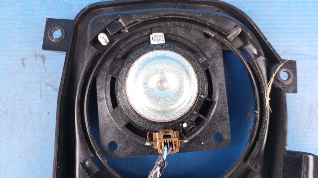 Bmw 3 e36 кабріолет  динамік лівий задній кронштейн захист 8357883a 83605499 Київ