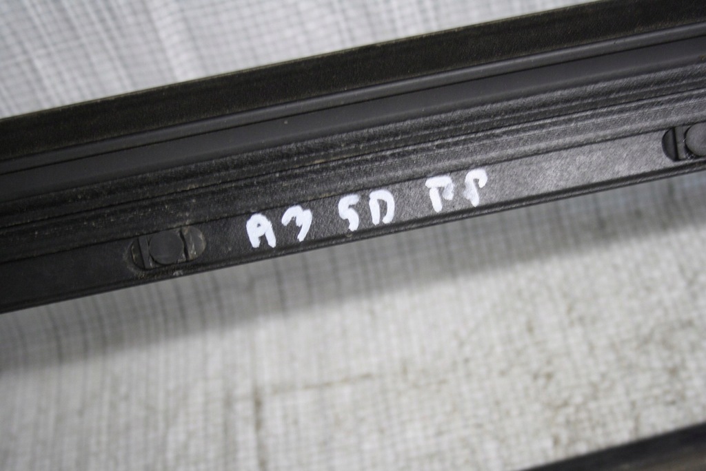 фото №5, Audi a3 8l молдинг уплотнитель перед левая правая 5d