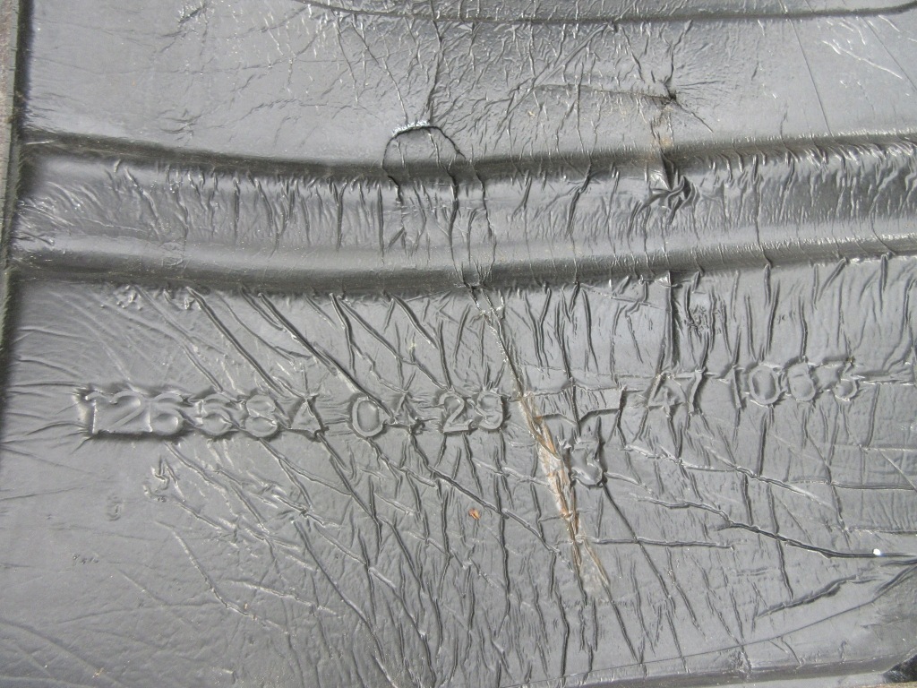 Купить Обшивка пол mercedes w126 1266840929 коричневый