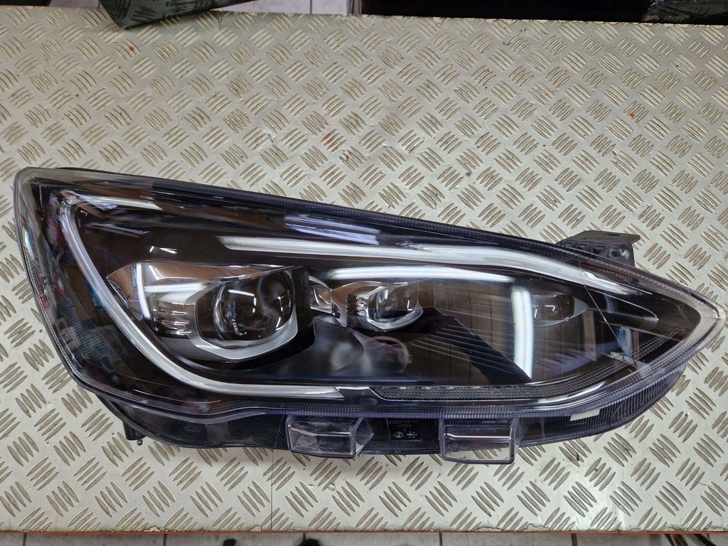 фото №1, Лампа правая передняя full led ford focus iv 18r-