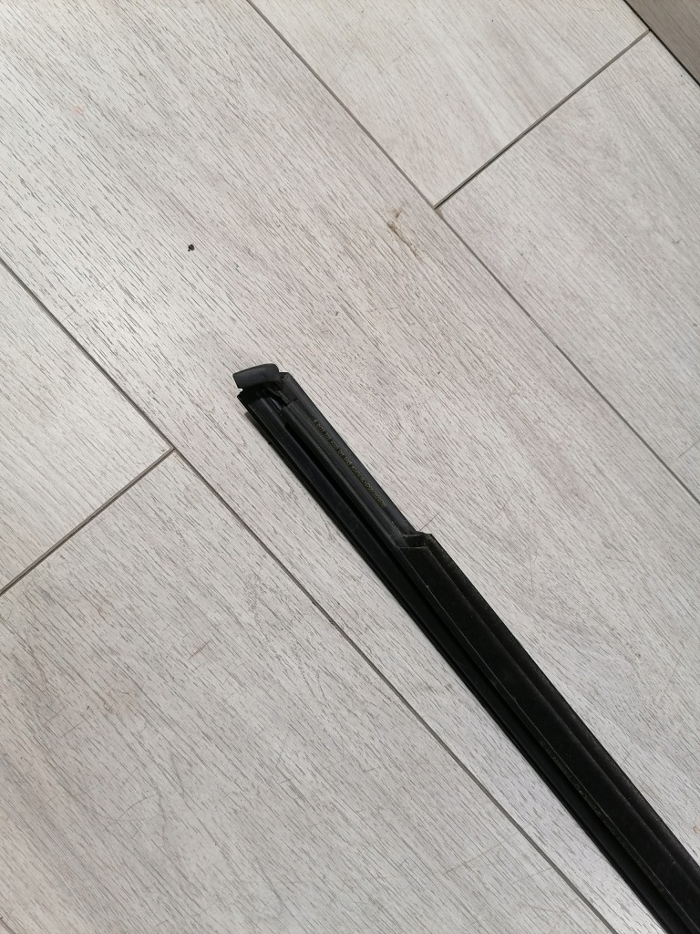 фото №9, Mercedes w177 молдинг уплотнитель правый задняя a1777254200