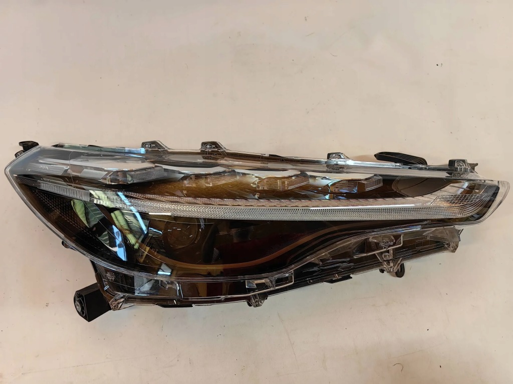 Toyota corolla cross - фара full led правый  cała Цена