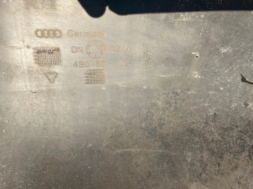 Audi a6 c5 бампер перед передний комплектный  4b0807103 Киев