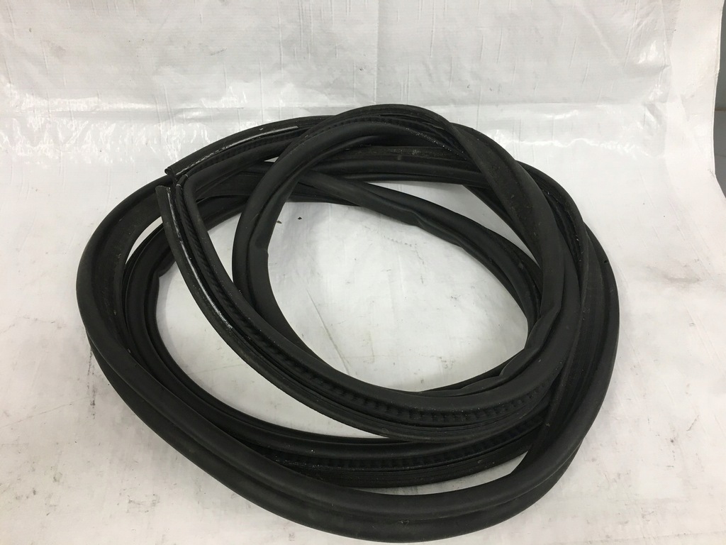 фото №11, Vw new beetle 1998-2005 прокладка крышки багажника