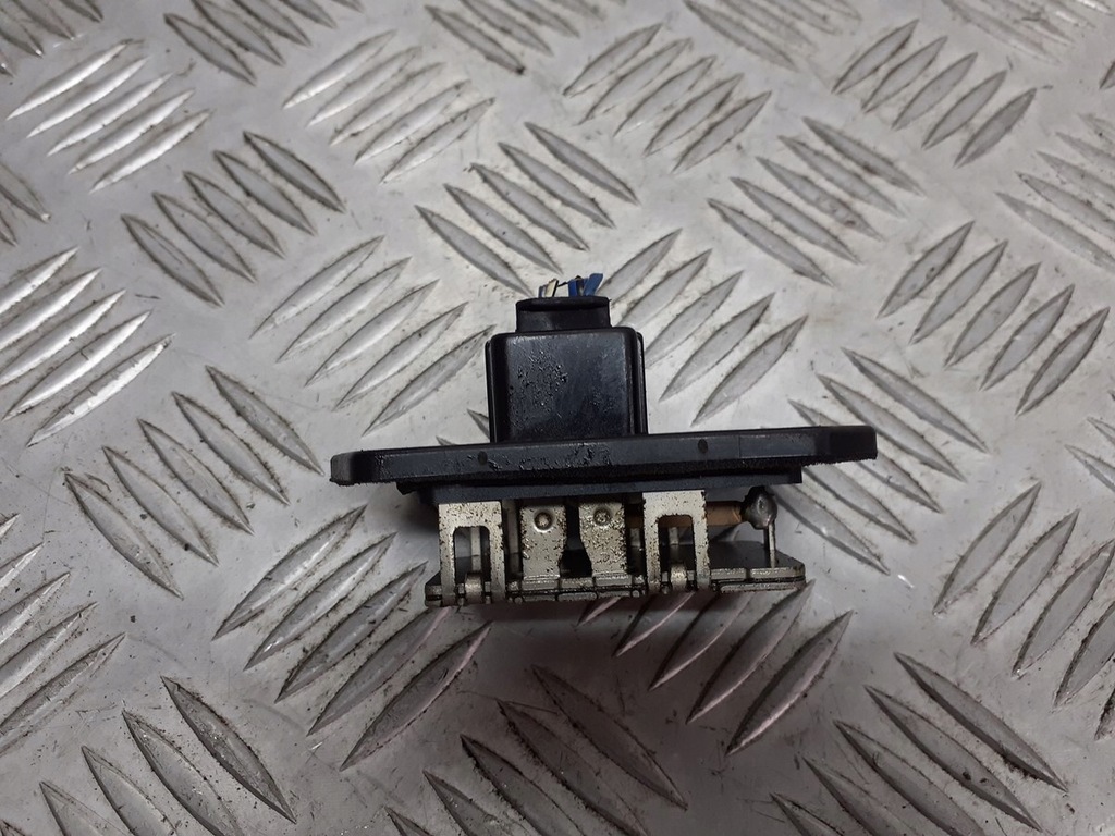 фото №1, Резистор резистор вентилятор toyota yaris i