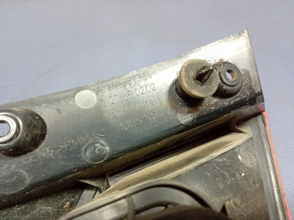 фото №9, Mitsubishi colt vi z30 3d лампа задня права задня зовнішня mr957366