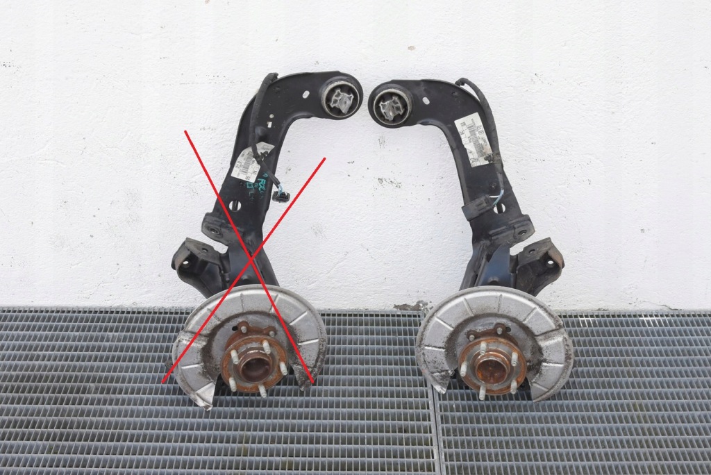 фото №1, Ford focus iv mk4 kombi поворотний кулак ступиця права задня + важіль