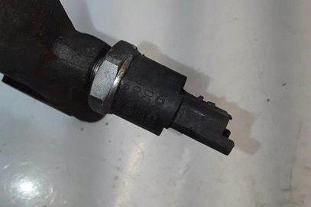 фото №12, Молдинг впрыскная peugeot 406 coupe 8c 0445214010 2.0l бензиновый 97kw 2000