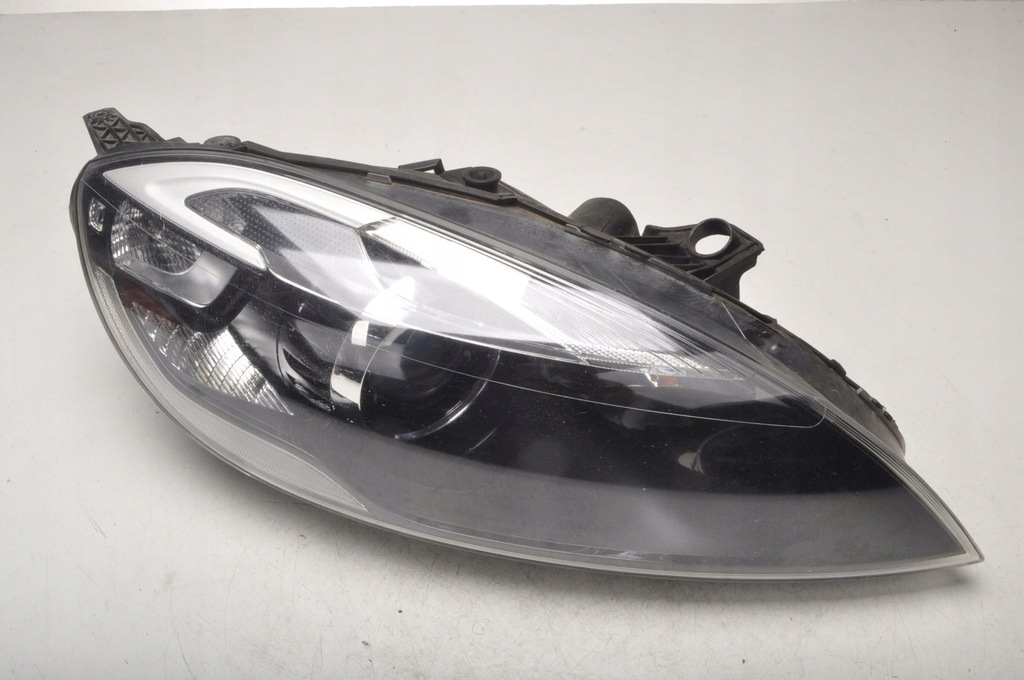 фото №1, Volvo v40 ii лампа правый перед 31420010 ксенон