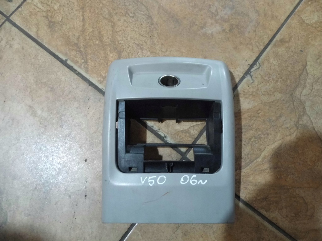 фото №1, Volvo v50 s40 ii 2.0d 06' пепельница 8686025