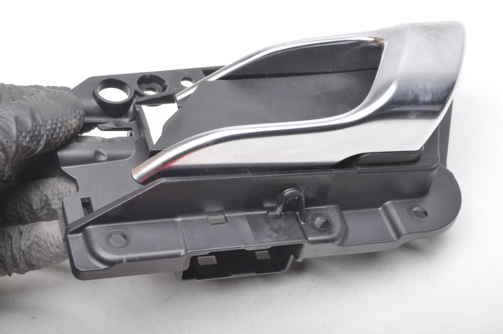 фото №4, Porsche macan ручка внутренняя левая 95b837019