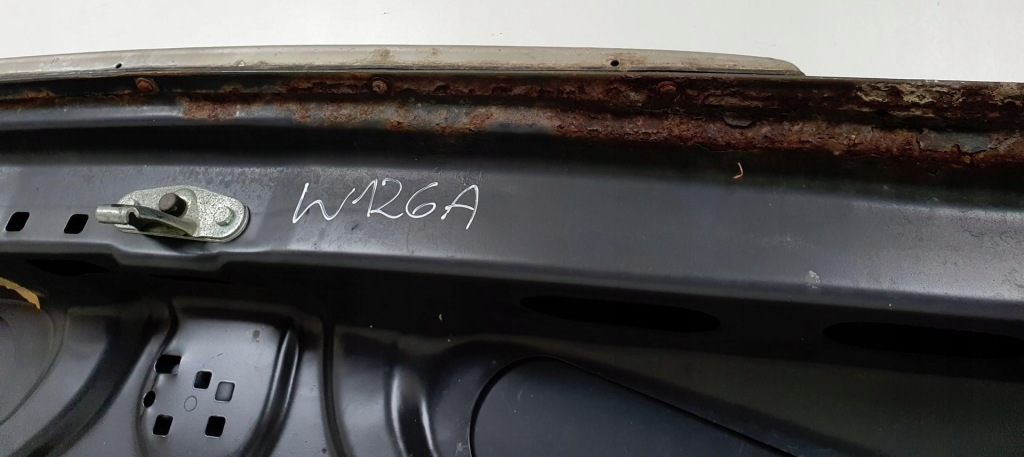 Крышка багажника задний  задняя 876 mercedes w126 Цена