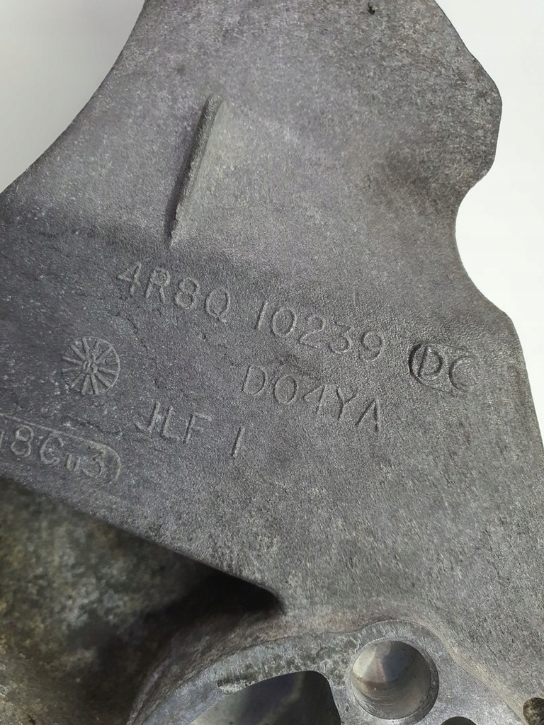 фото №8, Кронштейн двигателя jaguar x350 xf s-type 2.7 d 4r8q10239