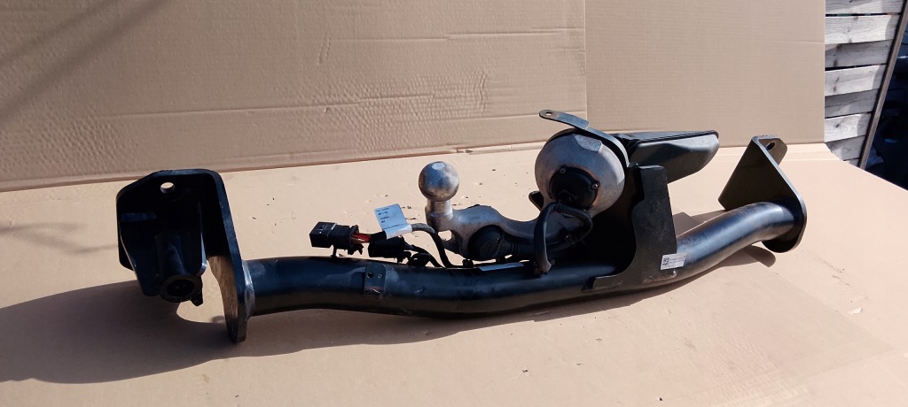 Фаркоп  буксировочный электрический bmw ii 2 u06 100773360-003 1795062 0c2ae007g оригинал Киев