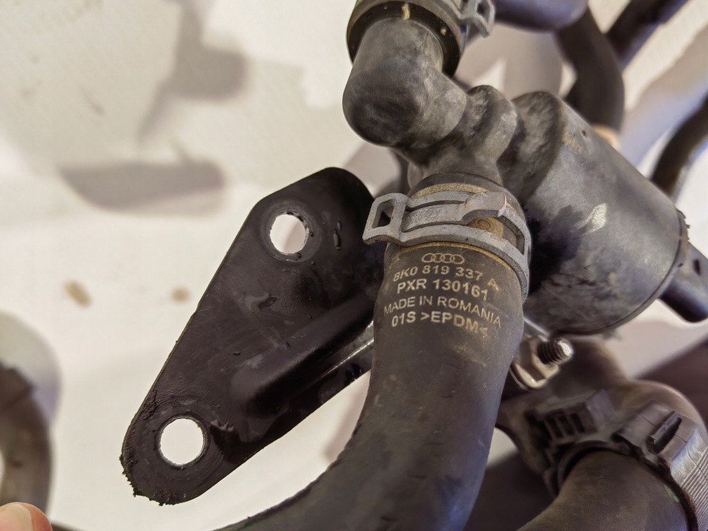 фото №8, Audi a5 8t 1.8tfsi wąż шланг дополнительная насос wody