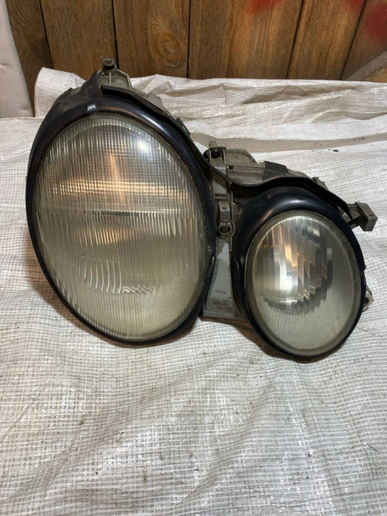 Купить Mercedes w208 a208 лампа правый перед 147552 147348-00