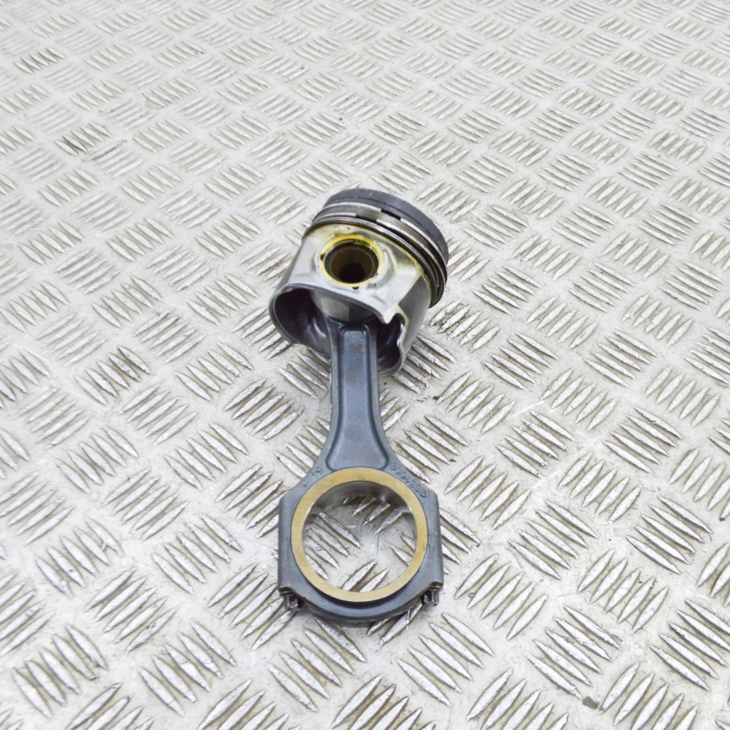 фото №1, Mercedes-benz sprinter w906 2012 поршень