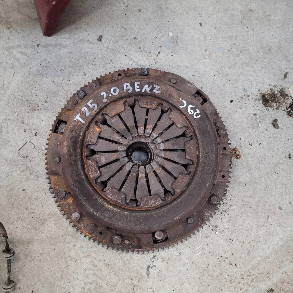 фото №1, Toyota avensis t25 сцепление двухмассовый маховик 2.0 b