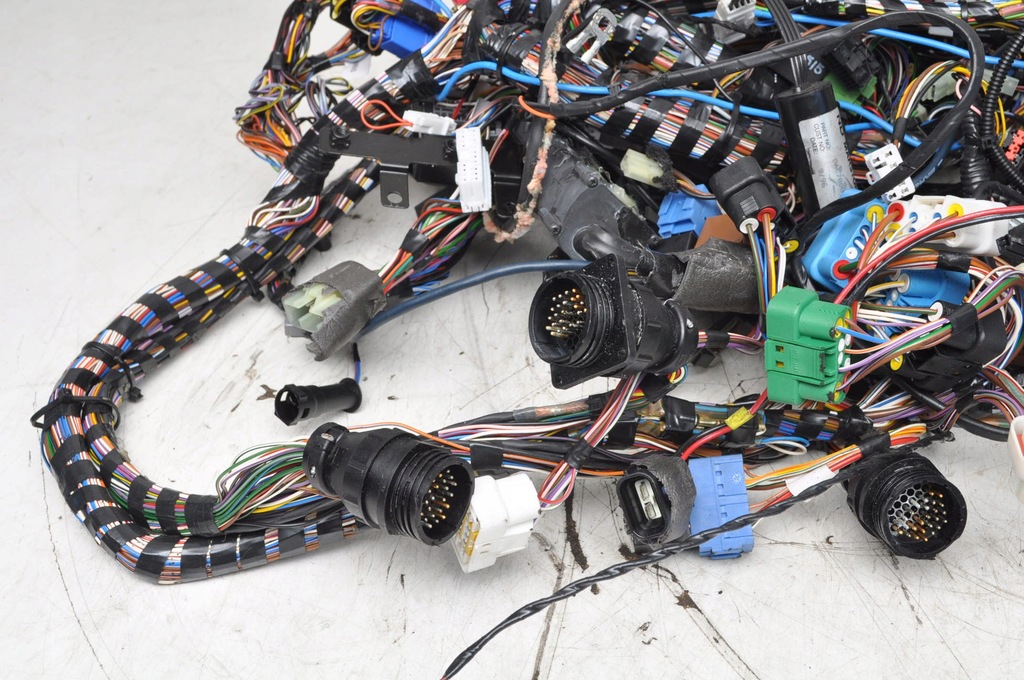 фото №4, Db7 vantage 5.9 жгут электрическая салона