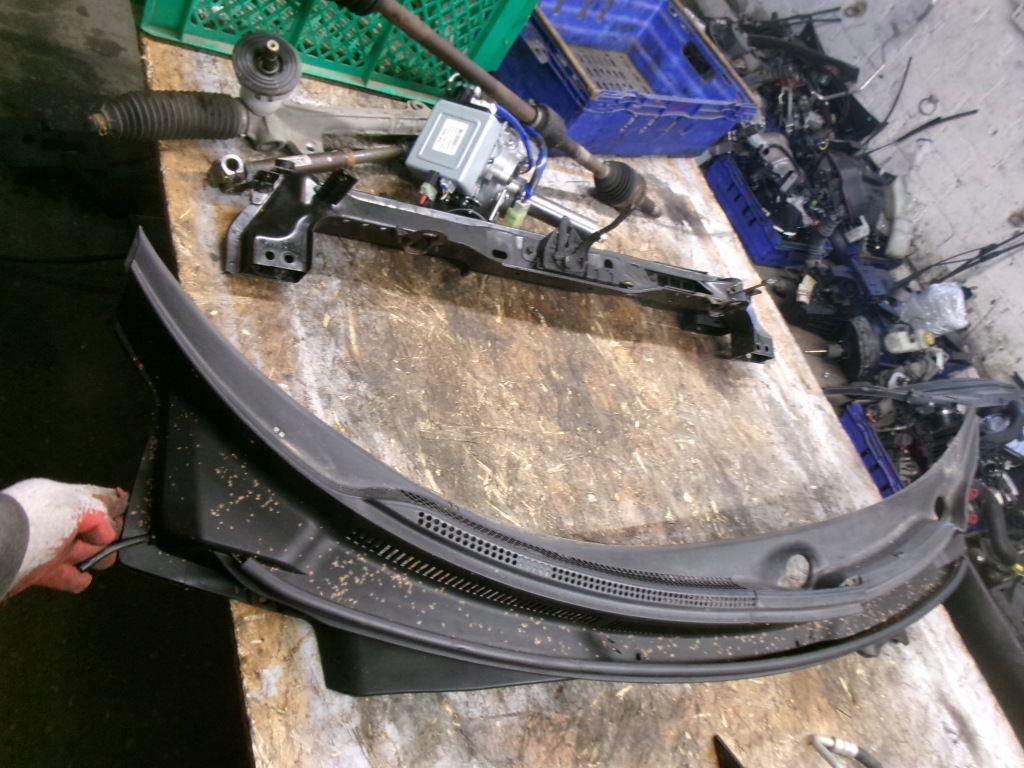 фото №1, Hyundai veloster жабо пластиковый europa