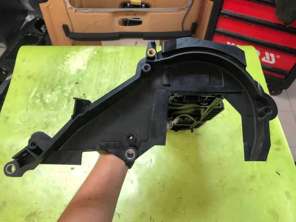 фото №7, Ford focus 2013 крышки клапанов