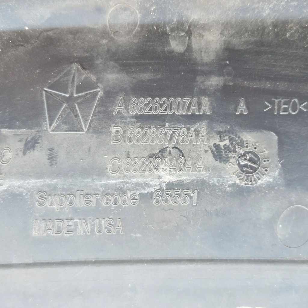 фото №7, Средняя решётка бампера передний jeep cherokee wk2 lift