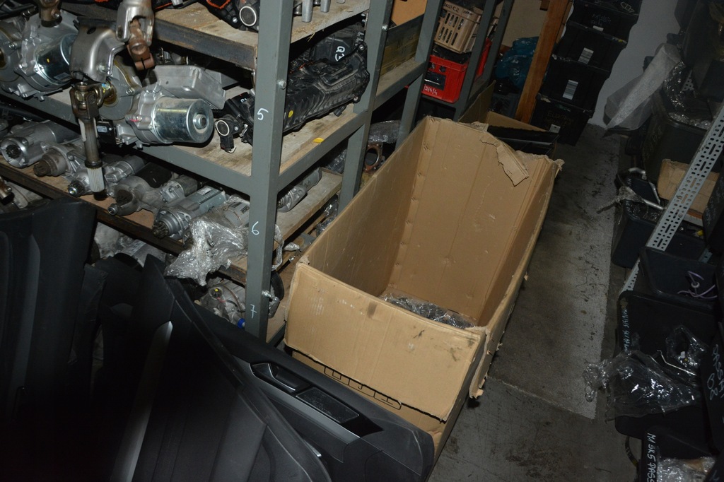 фото №5, Кнопка регулювання вікон передній mazda 6 vi gkl166370a