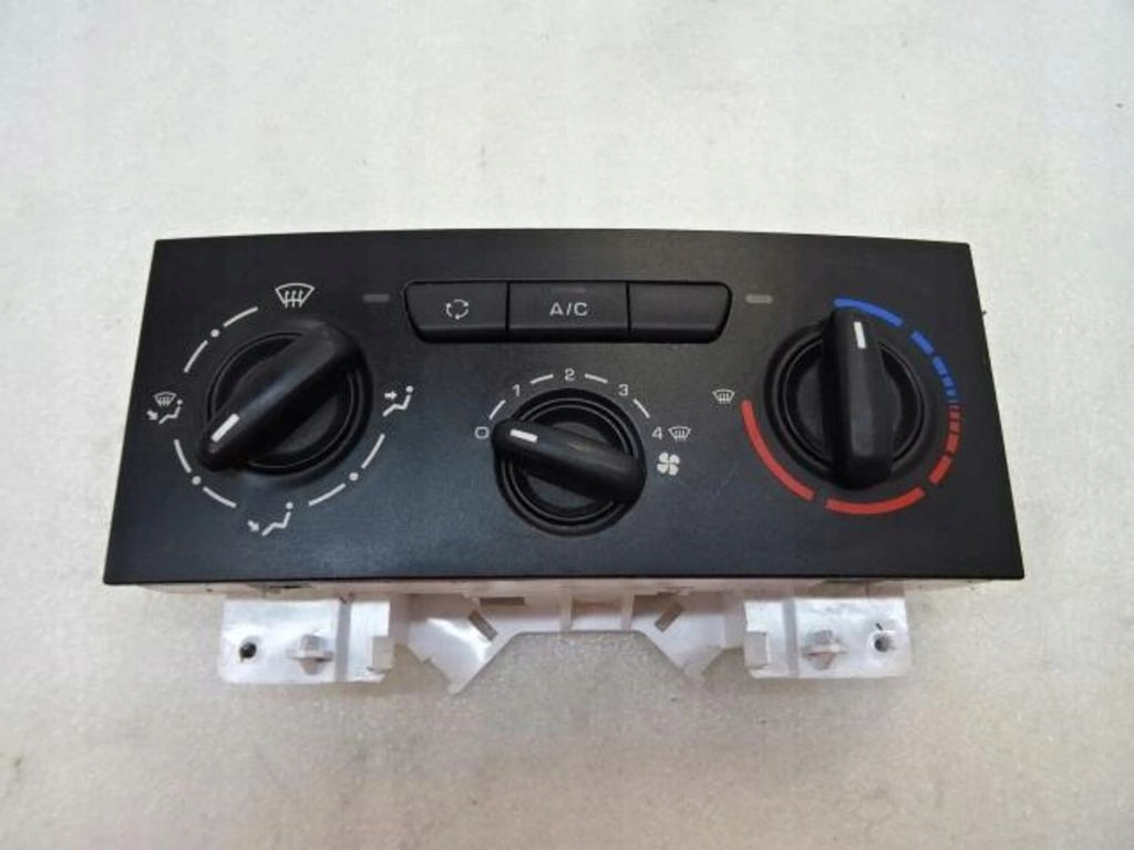 фото №1, Citroen berlingo peugeot partner iii панель кондиціонера