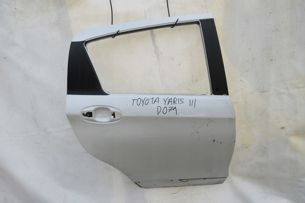фото №1, Toyota yaris iii дверь правый задняя