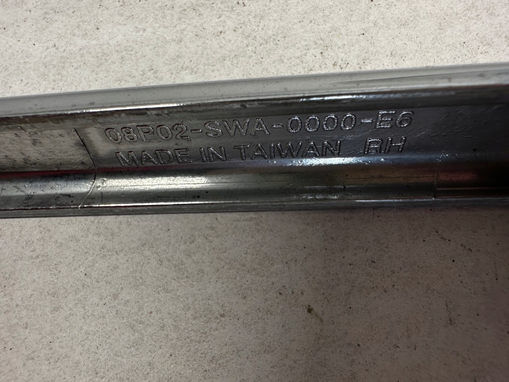 фото №8, Хром бампера решітка перед правий 08p02-swa-0000-e6 honda crv iii aero