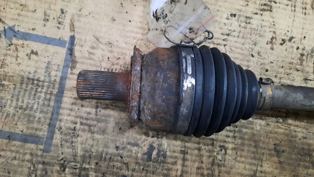 фото №2, Приводной вал левая mazda 3 1.4b 04r