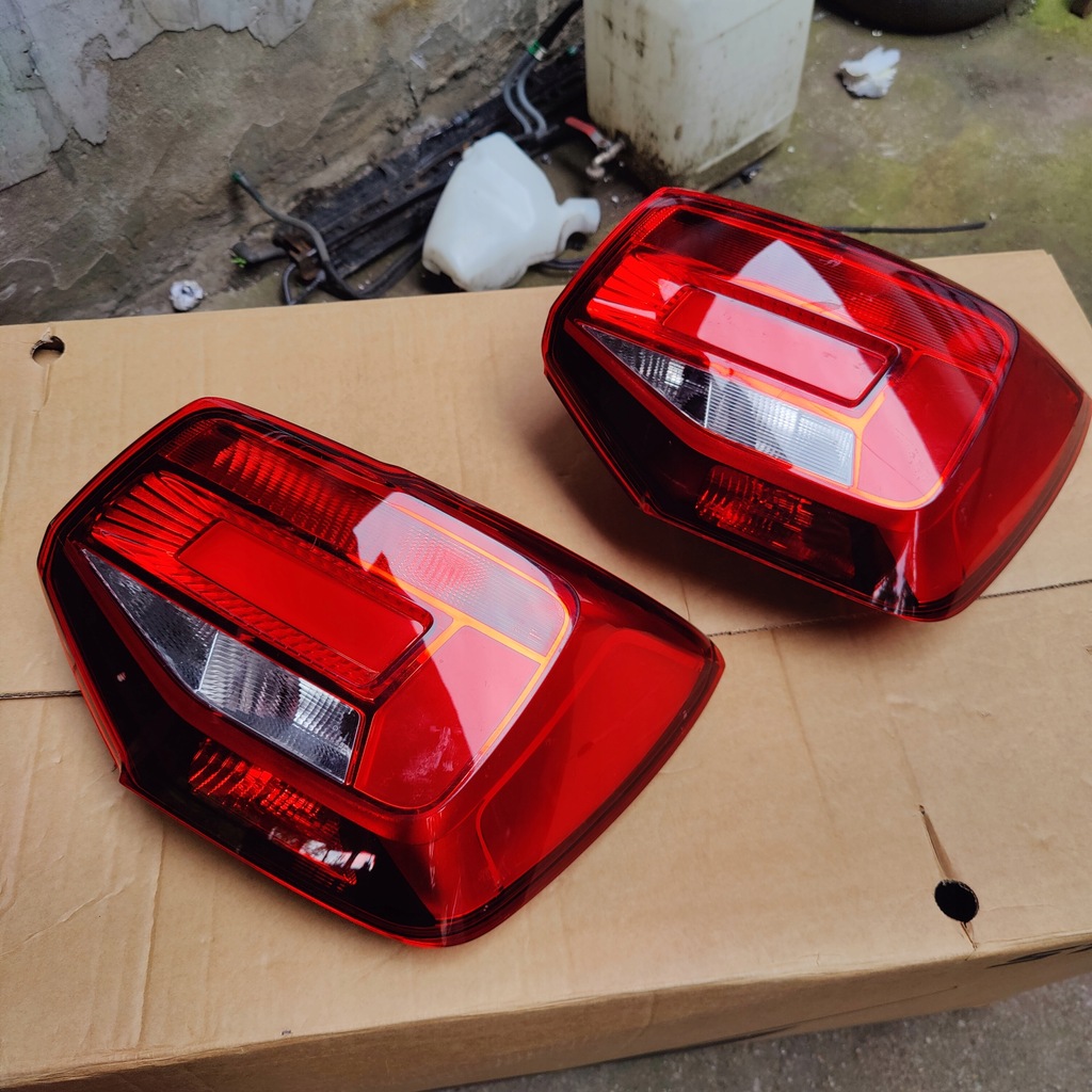 фото №1, Audi q2 лампа правий задня w крила