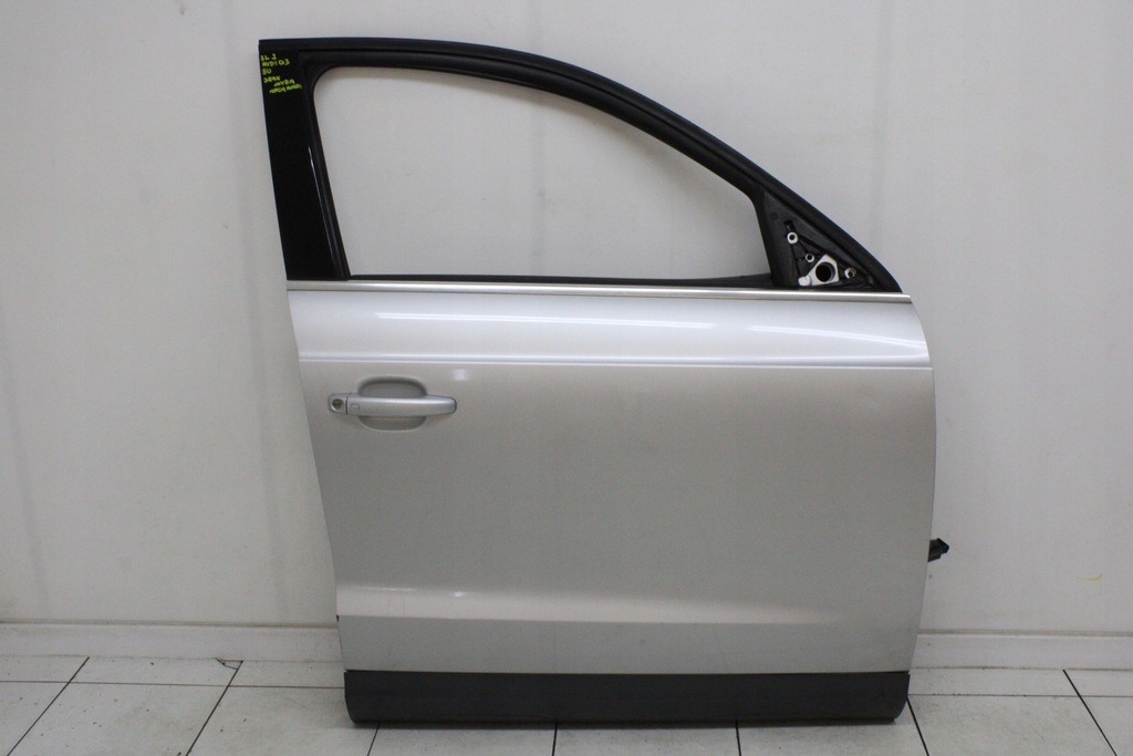 фото №1, Audi q3 8u 11r- дверь правое передние правый перед lx7w