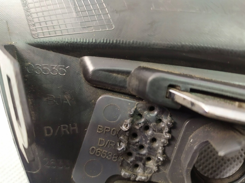 фото №13, Решётка противотуманной фары боковая правый перед renault clio v