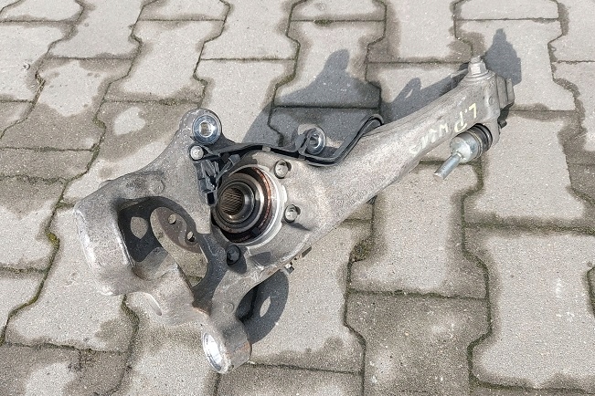 фото №2, Mercedes w213 поворотный кулак ступица левая перед 4-matic