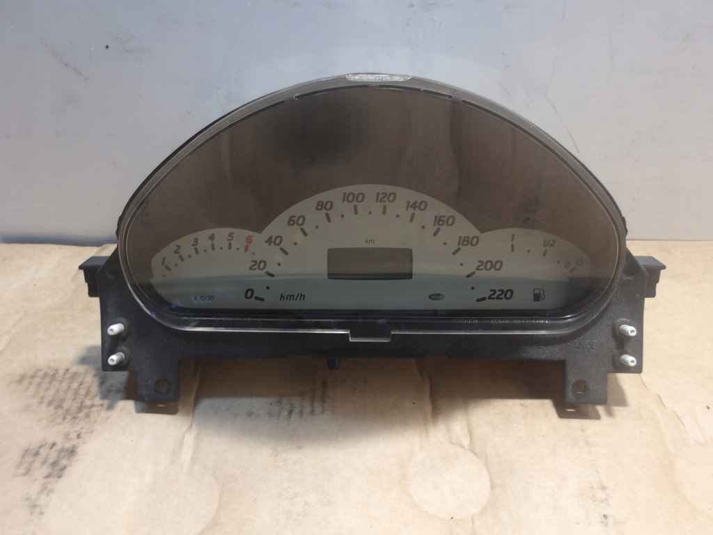 Купить Приборная панель счетчик mercedes a klasa a1685408111