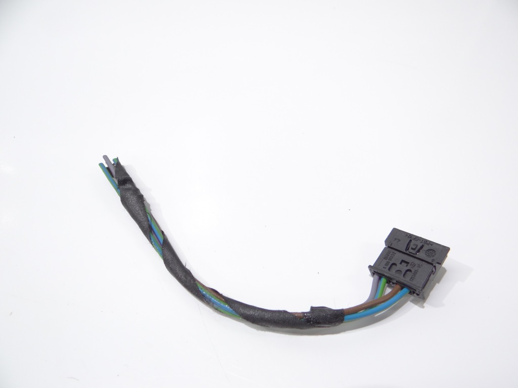 фото №1, Колодка штекер лампы крыло bmw f11 оригинальный номер