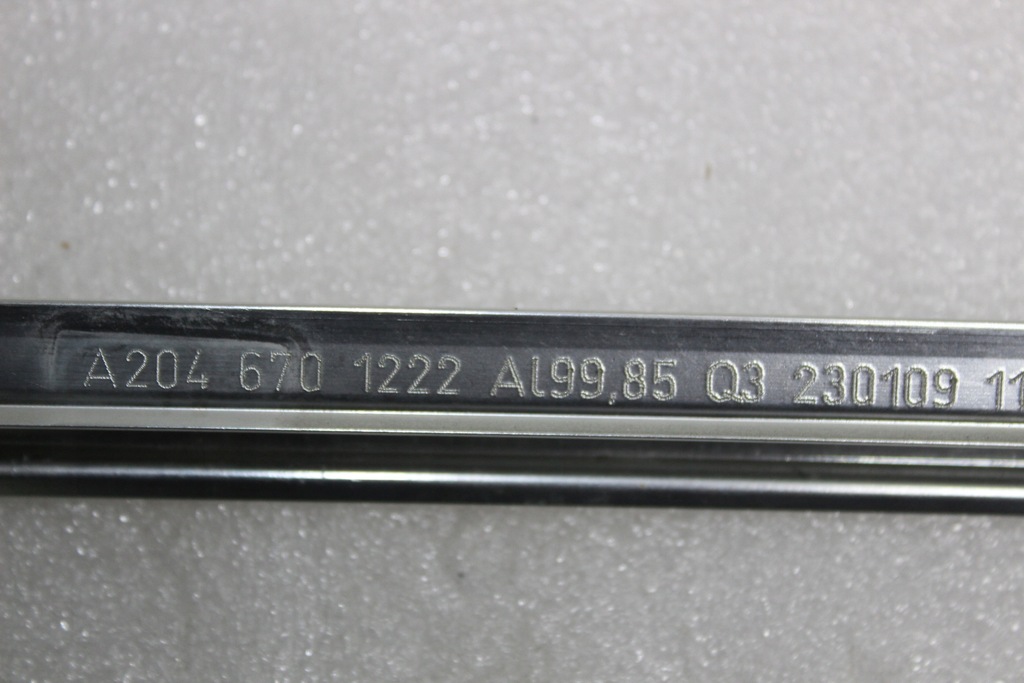 фото №13, Mercedes glk x204 молдинг скло багажника накладка права хром a2046701222