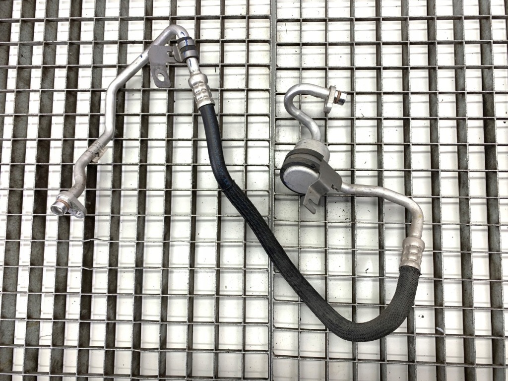 Купить Трубка кондиционера renault clio v 924905575r 1.6 94km хэтчбек