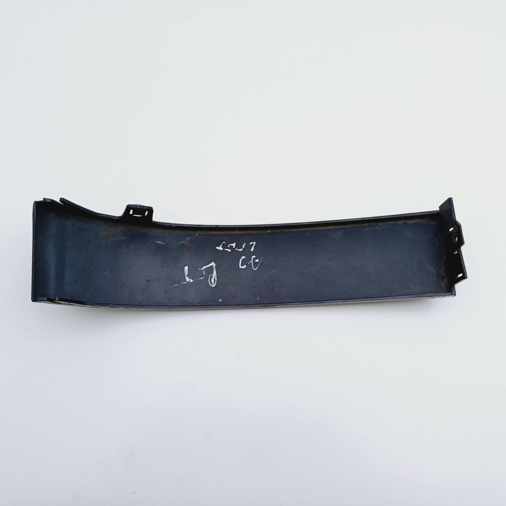 Молдинг под фара правый задний  audi a3 8l рестайлинг  8l0807871c nr283 Оригинал