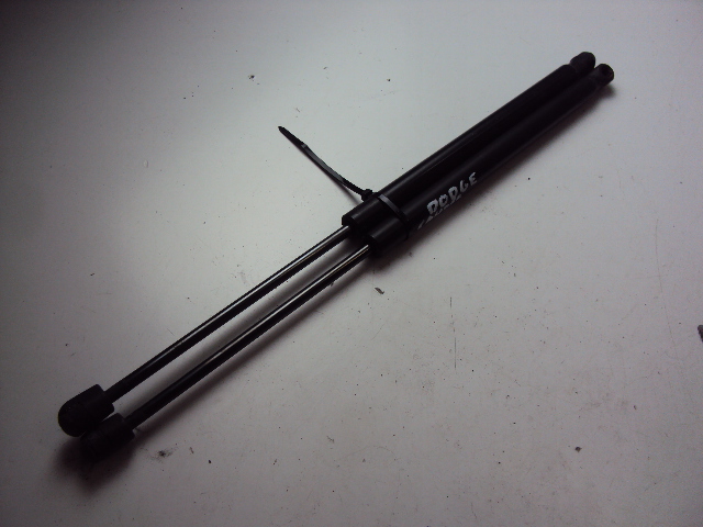 Амортизатори кришки задня dodge caliber 2.0 crd 06 r Ціна