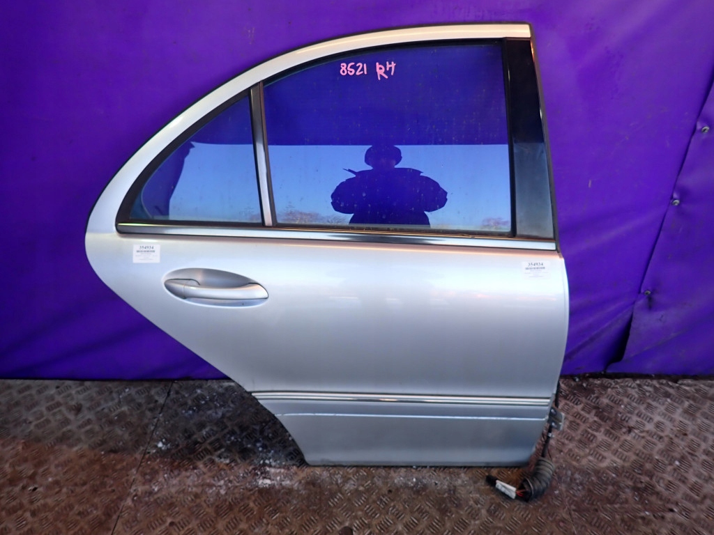 фото №1, Mercedes c-klasa w203 sedan двері задня праве 744